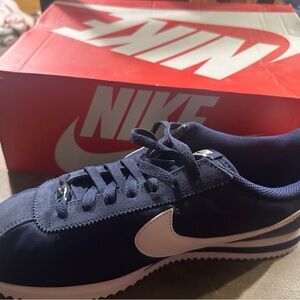 Nike Men's Cortez *brand new never worn* (I can’t only ship on weekends)